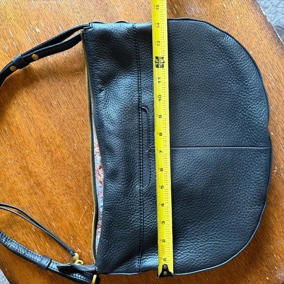 HOBO Black Leather Bag with Patterned Lining - Picture 10 of 12